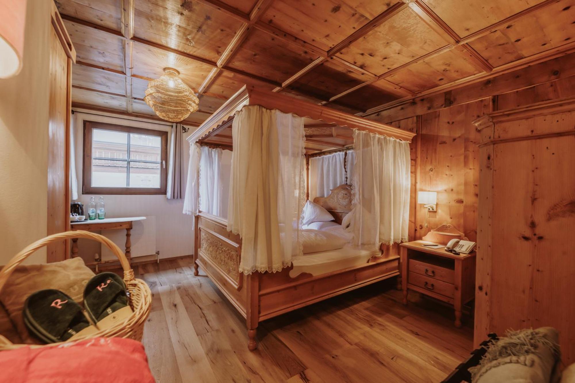 Hotel Gluecksschmiede - Hinterglemm Saalbach-Hinterglemm Bagian luar foto