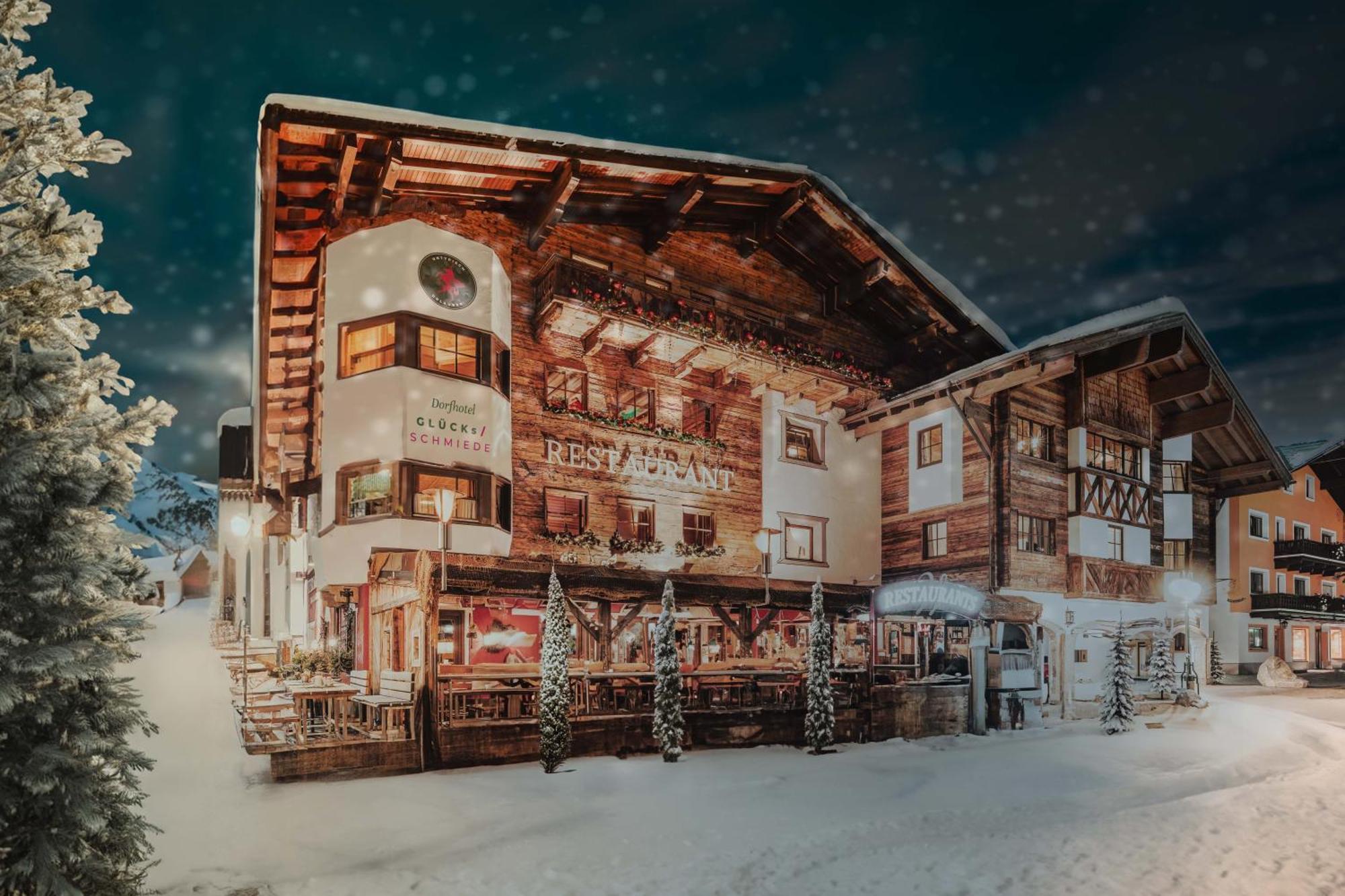 Hotel Gluecksschmiede - Hinterglemm Saalbach-Hinterglemm Bagian luar foto