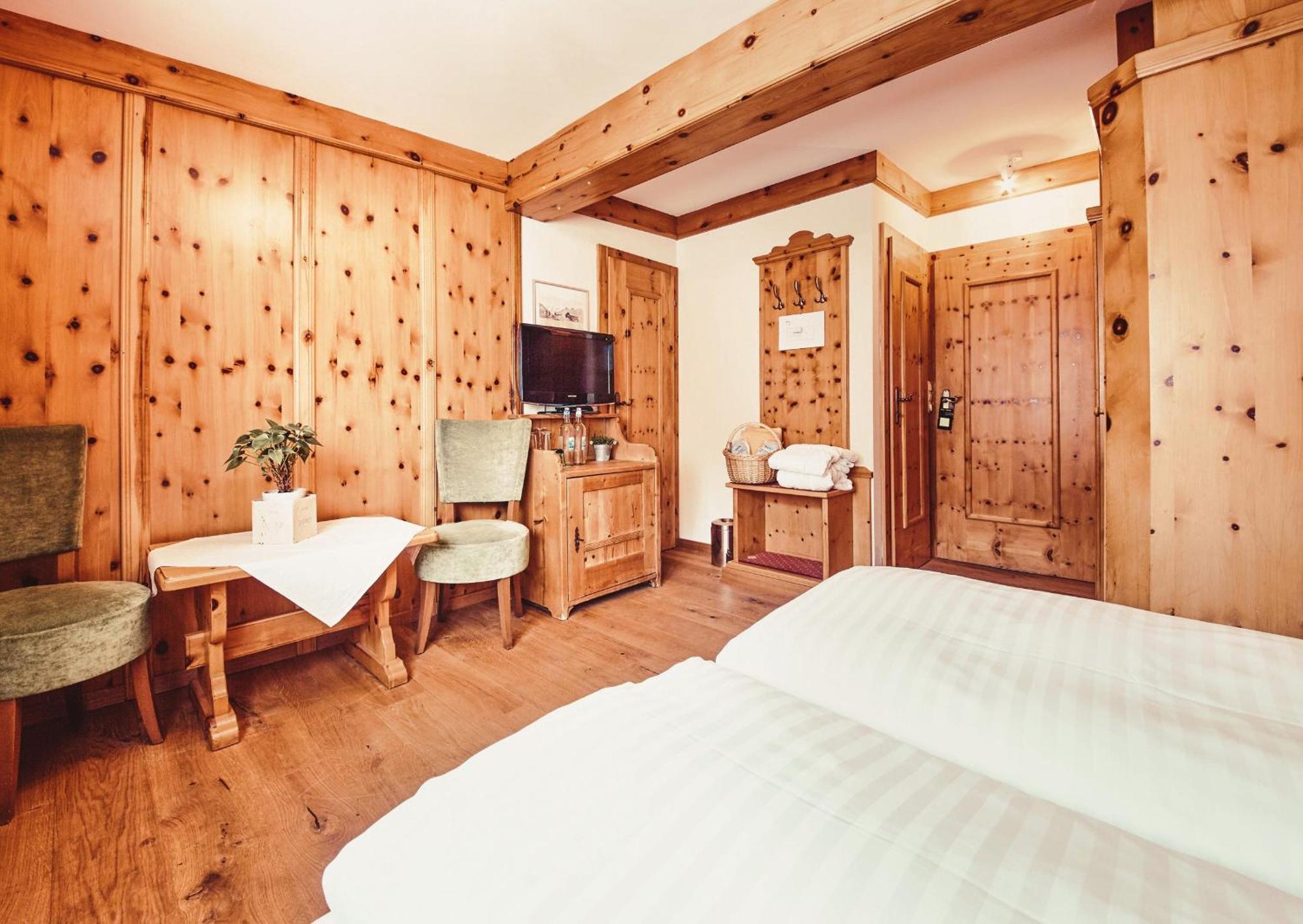 Hotel Gluecksschmiede - Hinterglemm Saalbach-Hinterglemm Ruang foto